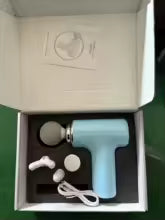 Pistolet de massage portable avec 4 têtes interchangeables et écran LED - Masseur à percussion pour le corps entier pour une relaxation musculaire profonde